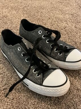 Converse Black Double Tongue Patent Leather Accent Shoes Women’s Size 9 Used